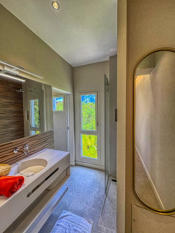 28.Location villa piscine vue mer Saint François Guadeloupe_Chambre 2_ 28.Location villa piscine vue mer Saint François Guadeloupe_Chambre 2_